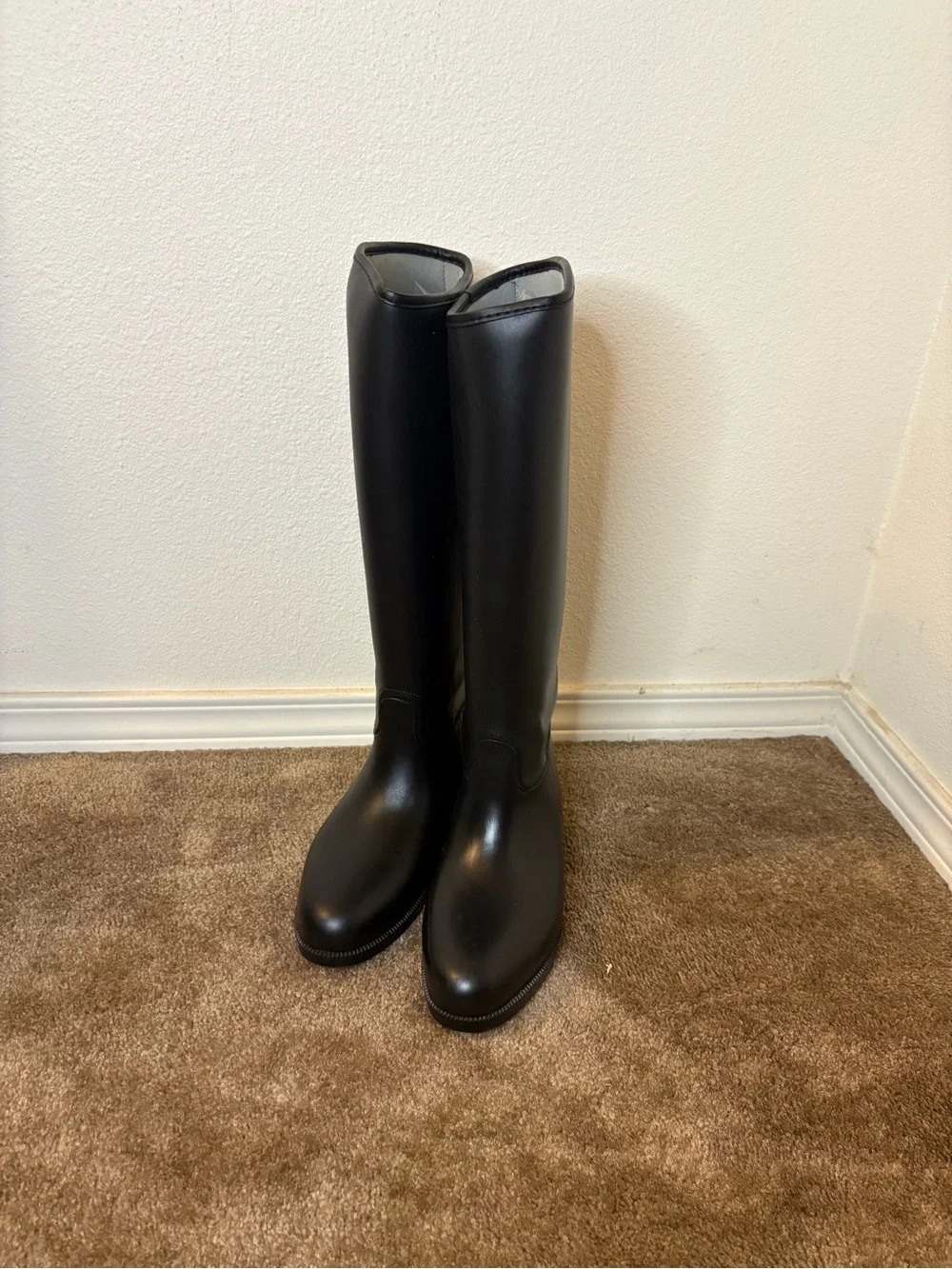 Sleek Black Over-the-Knee Riding Boots